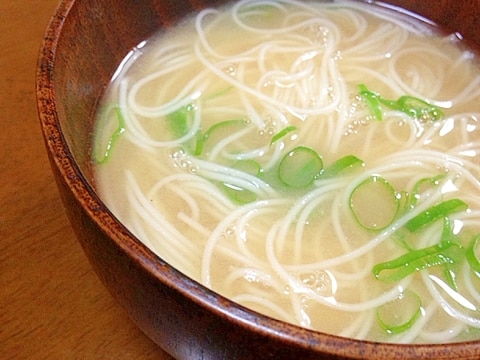 そうめんのお味噌汁 レシピ 作り方 By Tukuyo93 楽天レシピ そうめんのお味噌汁 レシピ 作り方 By Tukuyo93 楽天レシピ
